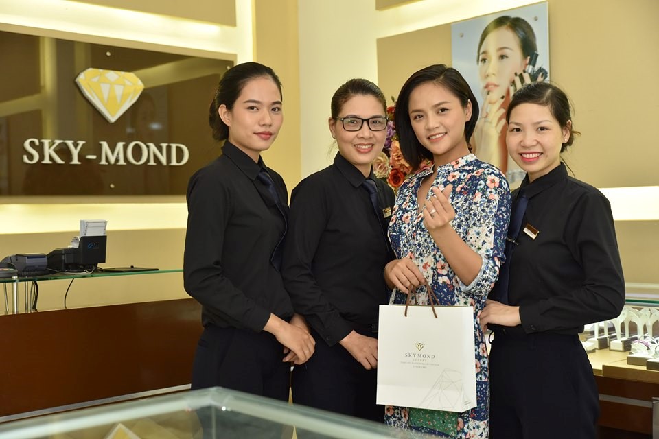 Skymond-Luxury-định-vị-thương-hiệu-trang-sức-platin