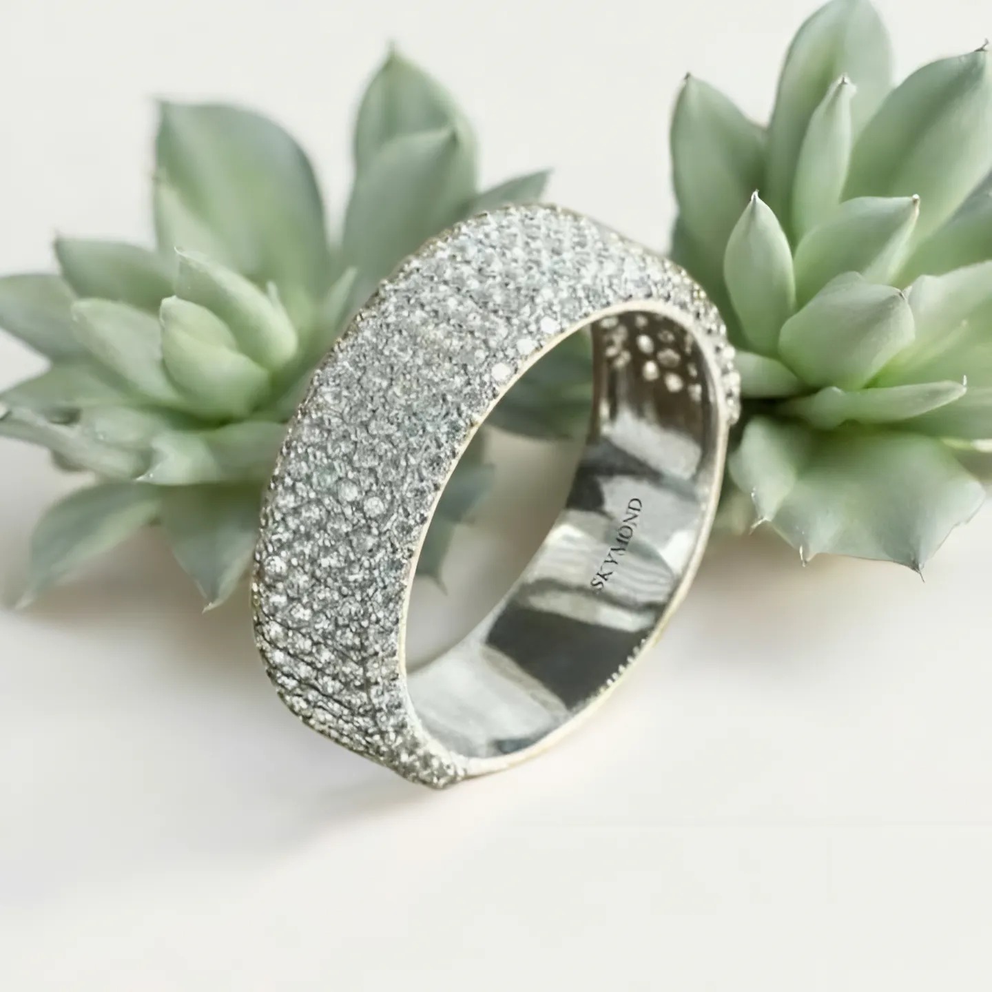 mau-nhan-nu-dinh-kim-cuong-dep