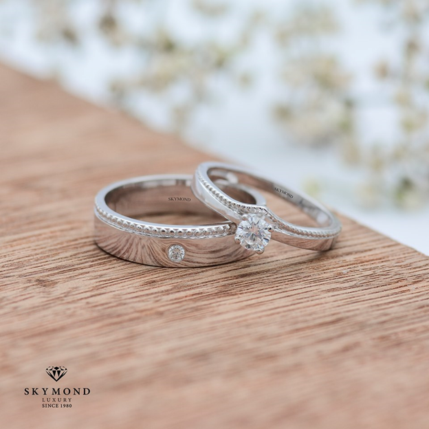 Chuyện chưa kể: Vì sao Platin tỏa sáng vượt thời gian? (Kể từ góc nhìn khoa học: Tính sáng bóng tự nhiên – không phai màu – phản quang mạnh khiến Platin luôn “shine” theo đúng nghĩa.)