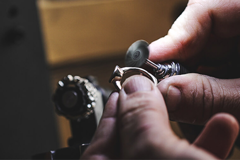 nghe-thuat-che-tac-nhan-ky-niem-ngay-cuoi-skymond-luxury