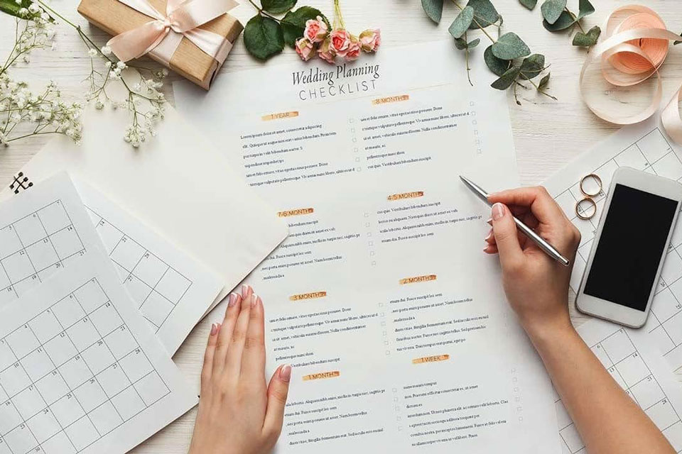 len-ke-hoach-cho-dam-cuoi-can-lam-gi