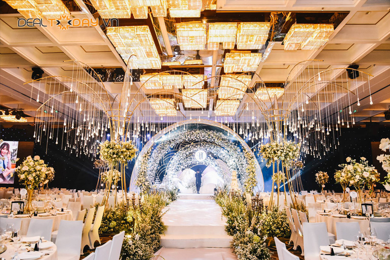 chuẩn bị nhà hàng cưới