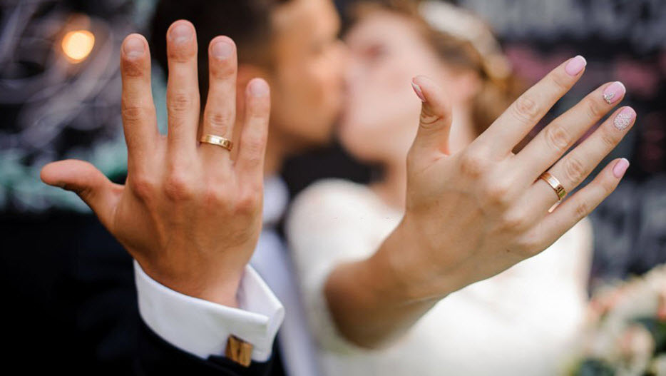 Vì Sao Nên Mua Nhẫn Cưới Sớm? Đeo Nhẫn Cưới Trước Ngày Cưới Được Không? - Ảnh 4