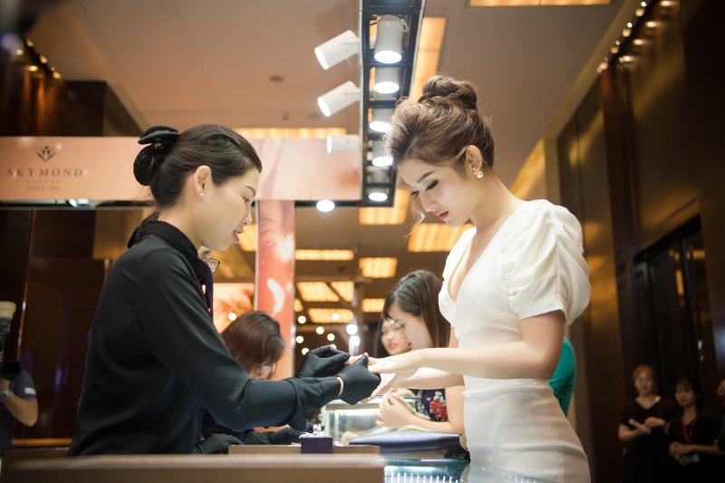 dịch-vu-cham-soc-khach-hang-skymond-luxury