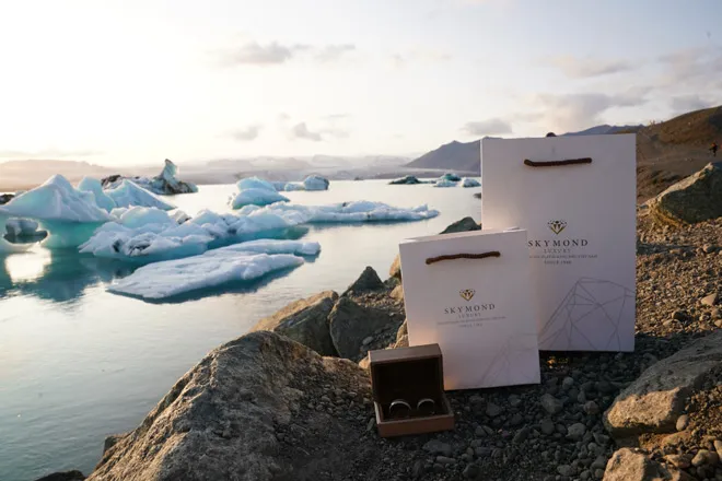 hộp đựng và chứng nhận Skymond Luxury